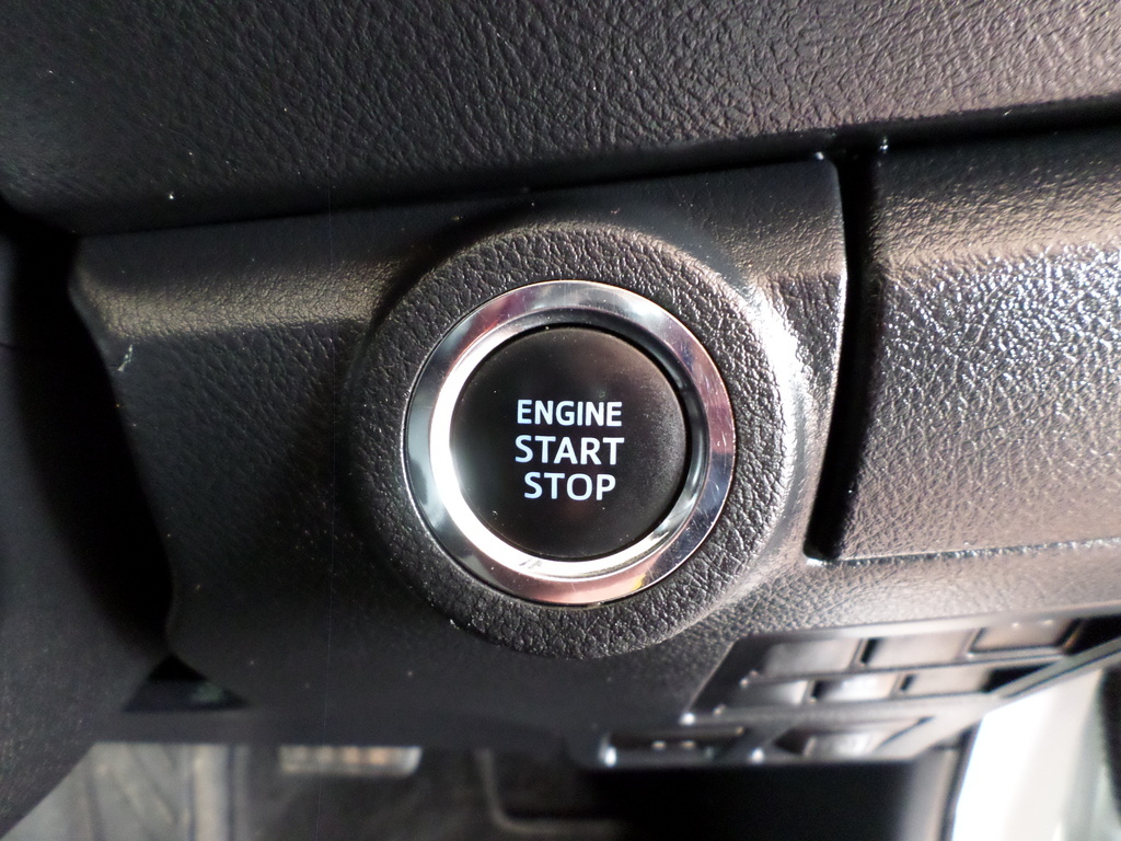 TOYOTA FORTUNER FORTUNER 2.8GD-6 VX A/T - 17