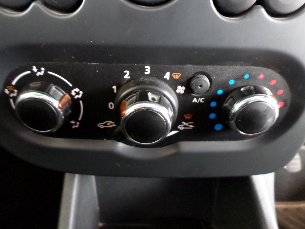 NISSAN NP200 NP200 1.6  A/C SAFETY PACK P/U S/C