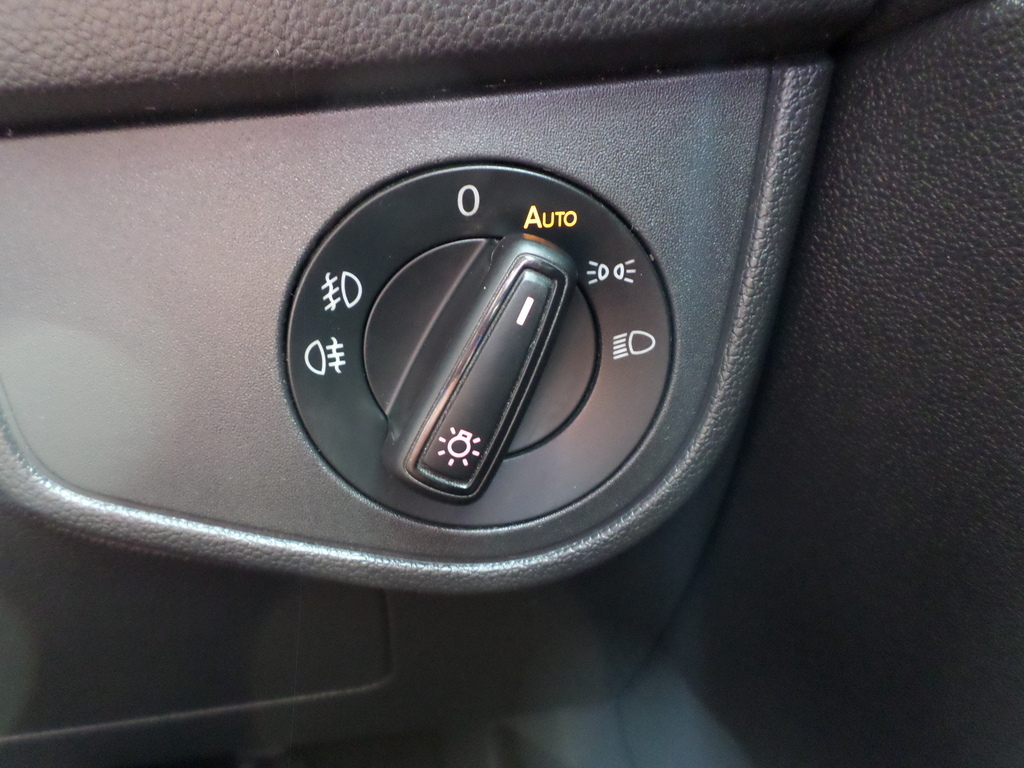 VOLKSWAGEN POLO POLO 1.0 TSI HIGHLINE DSG (85KW) - 19