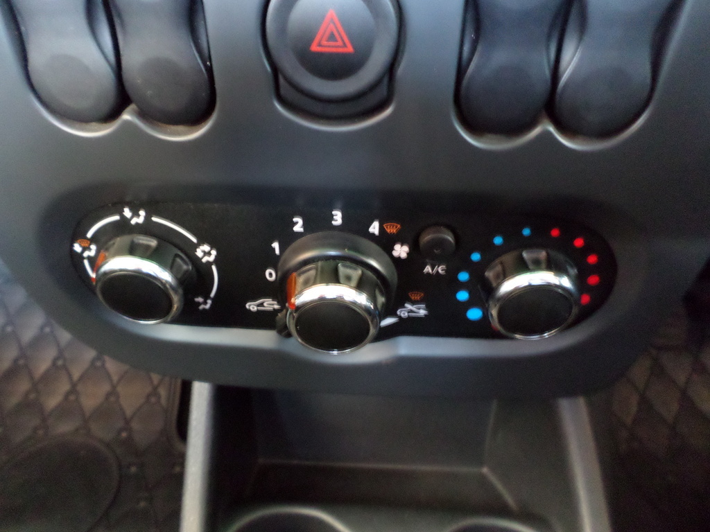 NISSAN NP200 NP200 1.6  A/C SAFETY PACK P/U S/C - 12