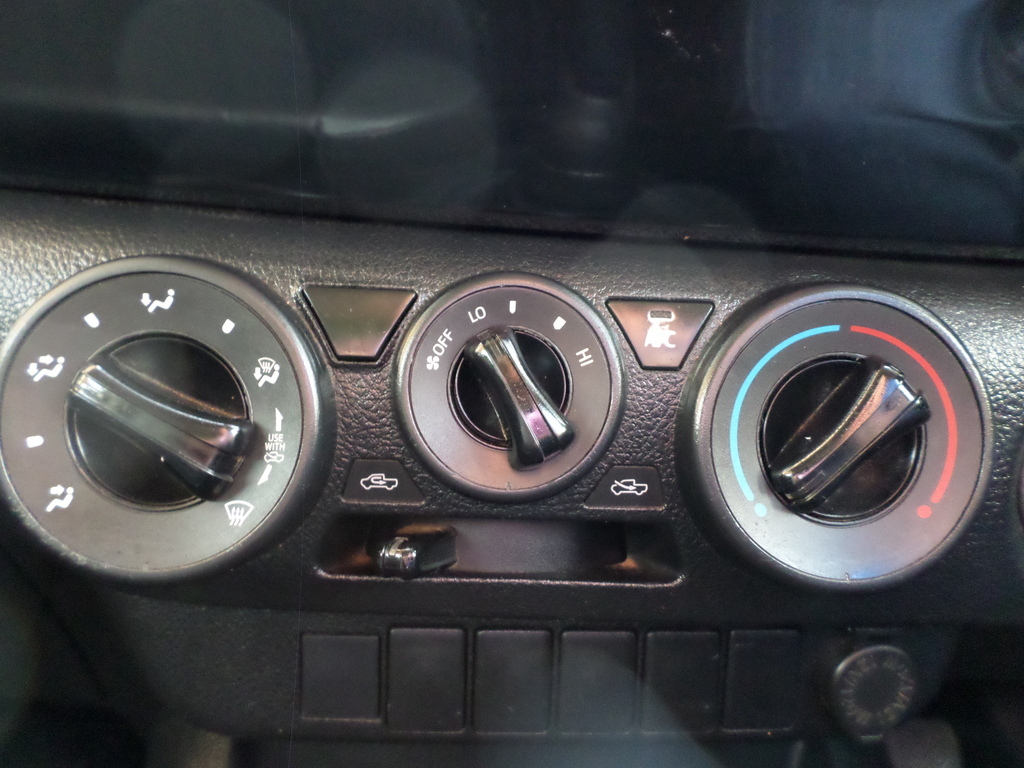 TOYOTA HILUX HILUX 2.4 GD S A/C P/U S/C - 15
