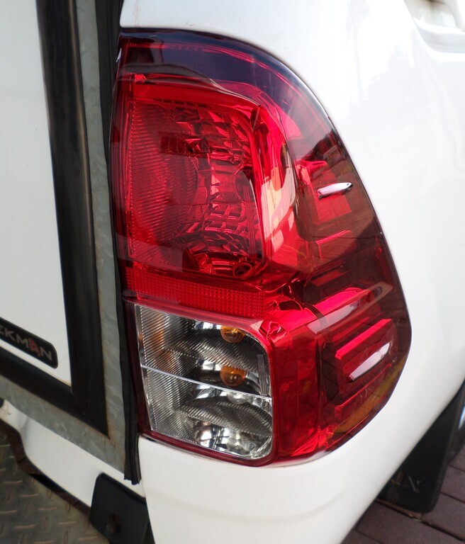 TOYOTA HILUX HILUX 2.4 GD S A/C P/U S/C - 17