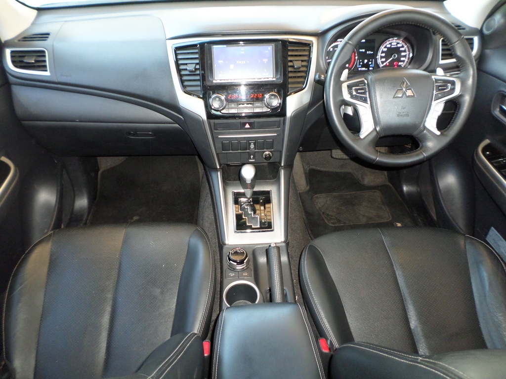 MITSUBISHI TRITON TRITON 2.4 Di-DC XTREME 4X4 A/T P/U D/C
