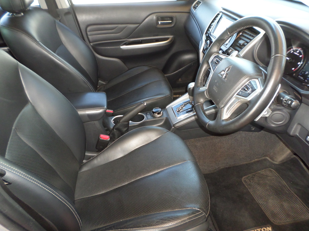 MITSUBISHI TRITON TRITON 2.4 Di-DC XTREME 4X4 A/T P/U D/C