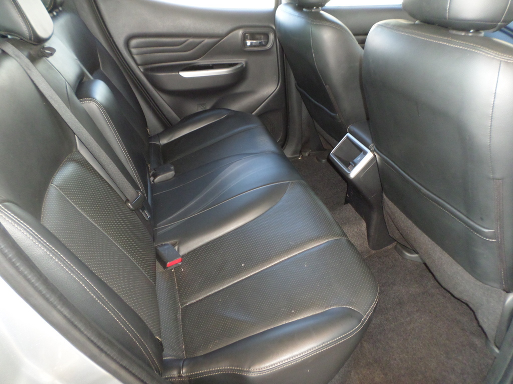 MITSUBISHI TRITON TRITON 2.4 Di-DC XTREME 4X4 A/T P/U D/C