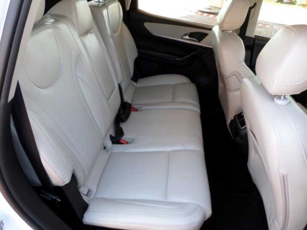 MAHINDRA XUV 700 XUV 700 2.0 AX7L A/T (7 SEATER)