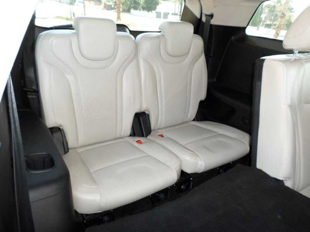 MAHINDRA XUV 700 XUV 700 2.0 AX7L A/T (7 SEATER)