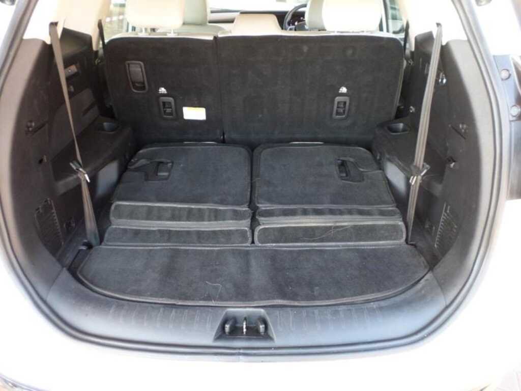 MAHINDRA XUV 700 XUV 700 2.0 AX7L A/T (7 SEATER)