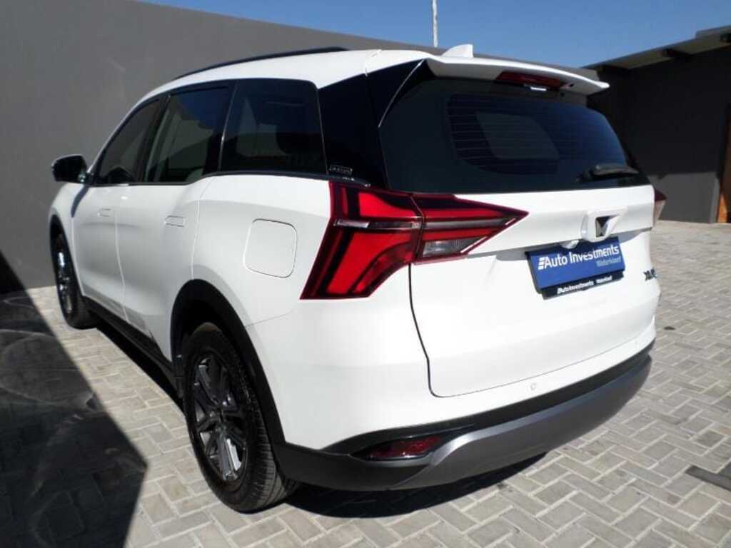 MAHINDRA XUV 700 XUV 700 2.0 AX7L A/T (7 SEATER)
