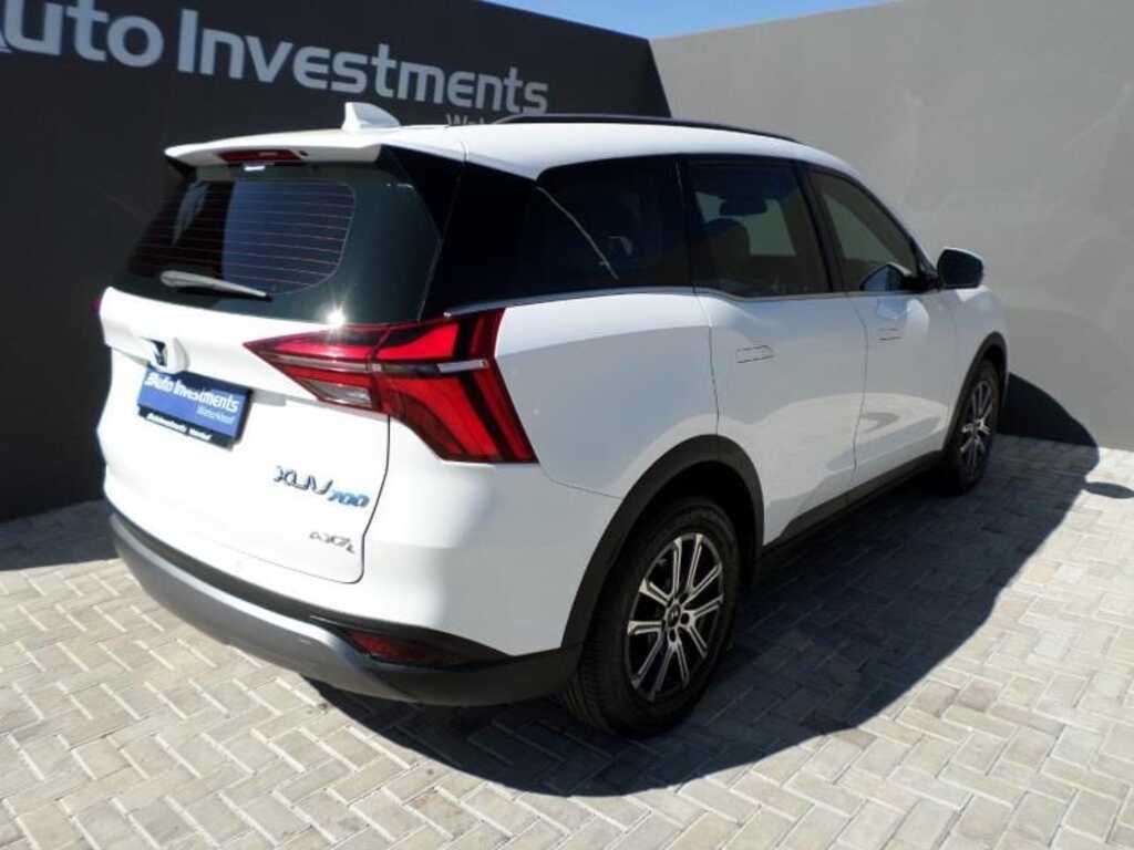 MAHINDRA XUV 700 XUV 700 2.0 AX7L A/T (7 SEATER)