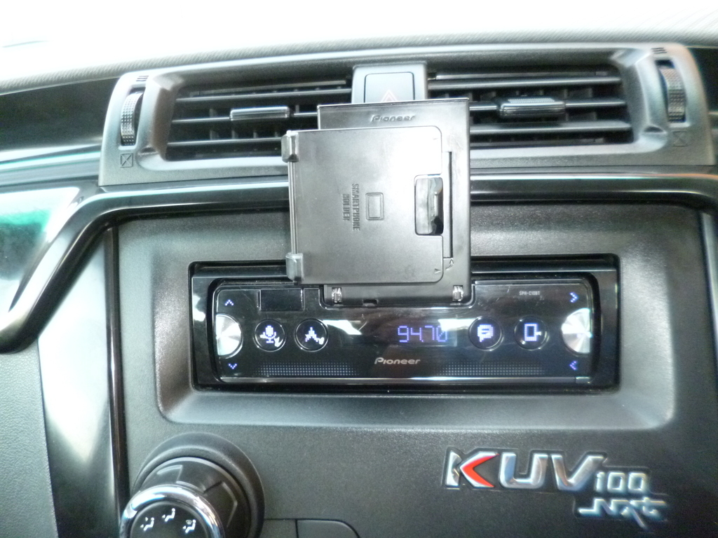 MAHINDRA KUV 100 KUV 100 1.2 K6+ #DARE - 14