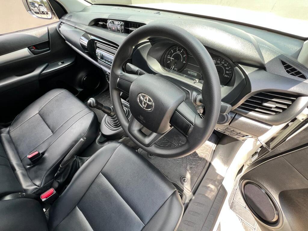 TOYOTA HILUX HILUX 2.4 GD S A/C P/U S/C - 17