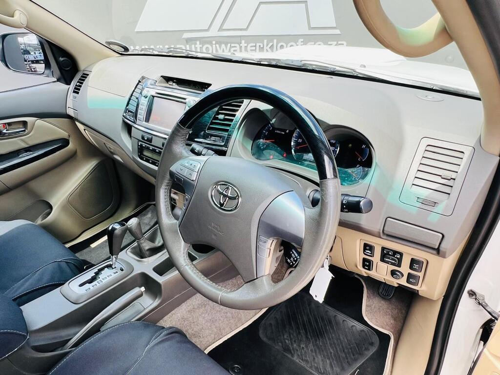 TOYOTA FORTUNER FORTUNER 3.0D-4D 4X4 A/T - 17