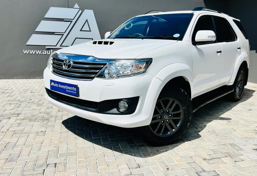 TOYOTA FORTUNER FORTUNER 3.0D-4D 4X4 A/T - 6