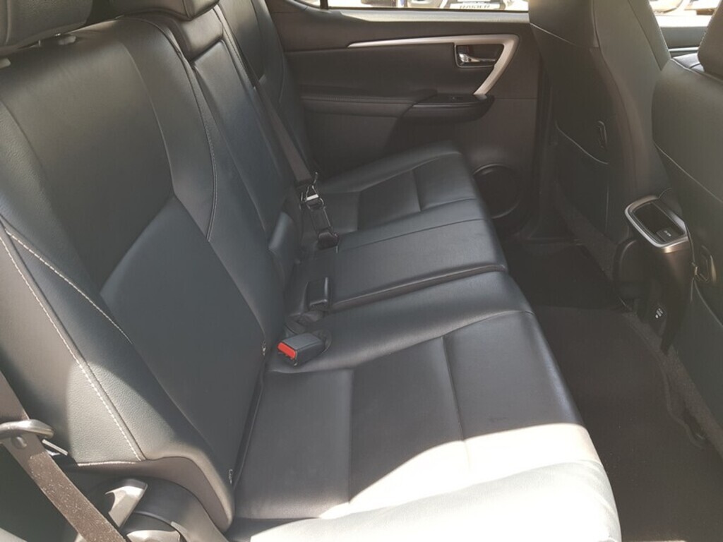 TOYOTA FORTUNER FORTUNER 2.8GD-6 VX A/T - 12