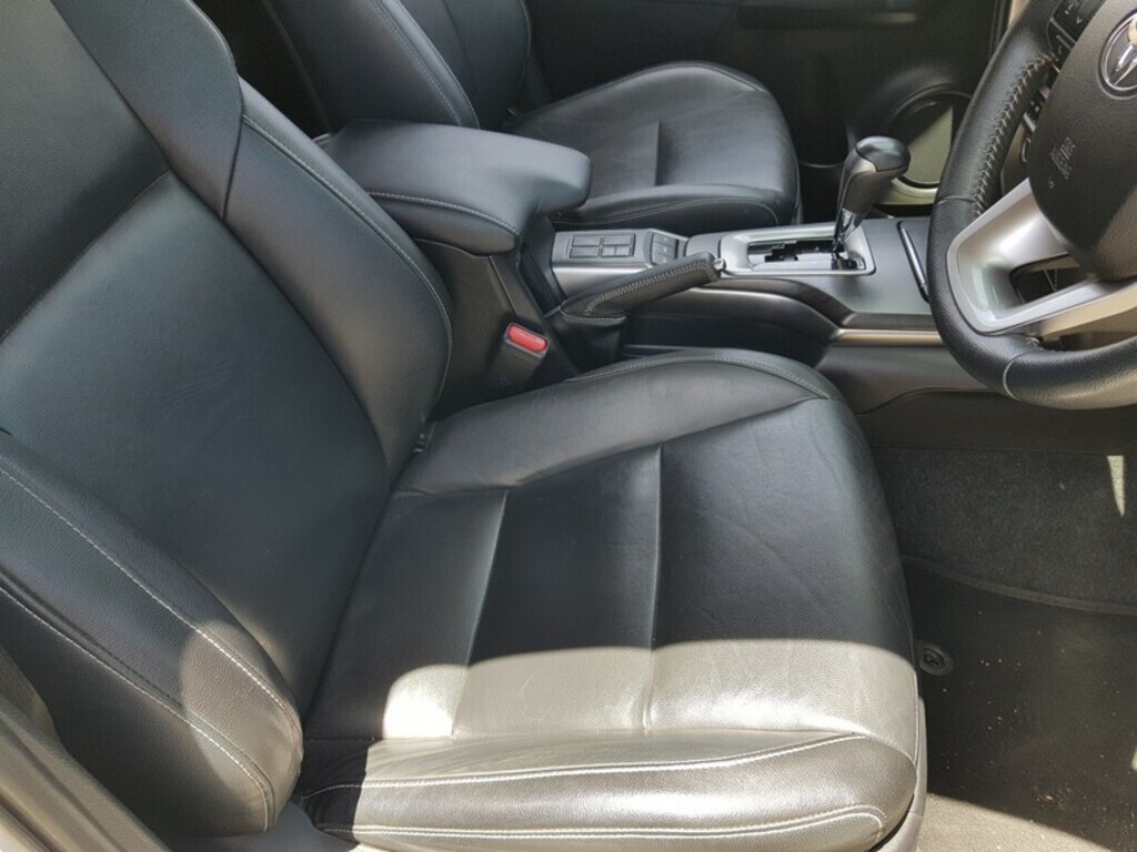 TOYOTA FORTUNER FORTUNER 2.8GD-6 VX A/T - 19