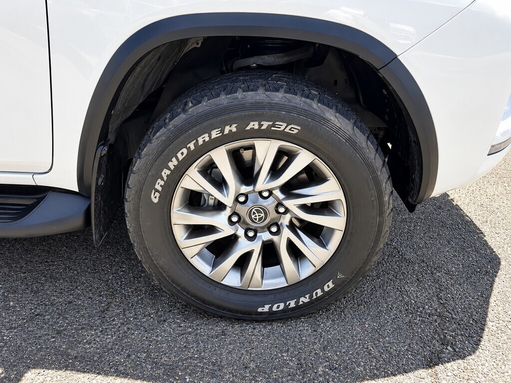 TOYOTA FORTUNER FORTUNER 2.8GD-6 VX A/T - 9