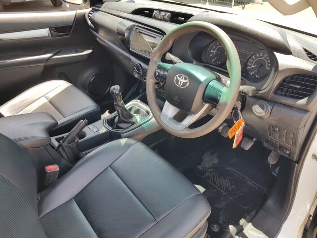 TOYOTA HILUX HILUX 2.4 GD-6 RB SR P/U S/C - 17