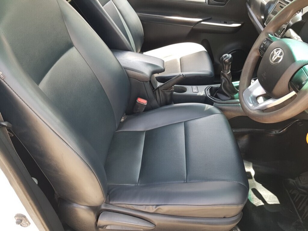 TOYOTA HILUX HILUX 2.4 GD-6 RB SR P/U S/C - 18