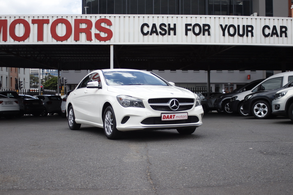 Mercedes Benz CLA 200 Auto ()