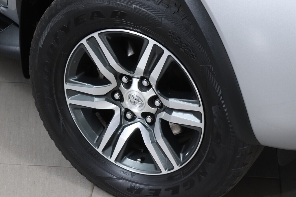 TOYOTA FORTUNER FORTUNER 2.4GD-6 R/B A/T - 6