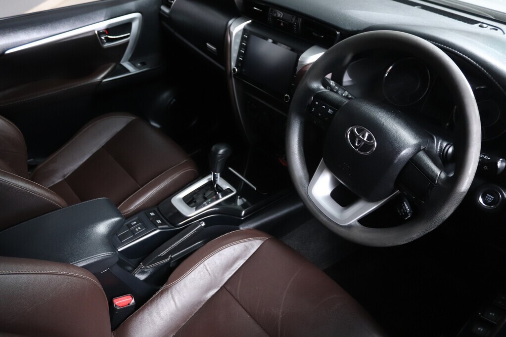 TOYOTA FORTUNER FORTUNER 2.4GD-6 R/B A/T - 8