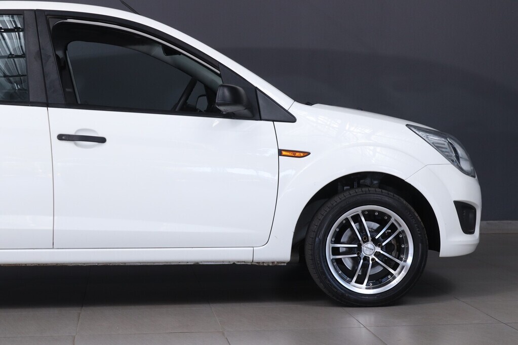 FORD FIGO FIGO 1.4 AMBIENTE - 16