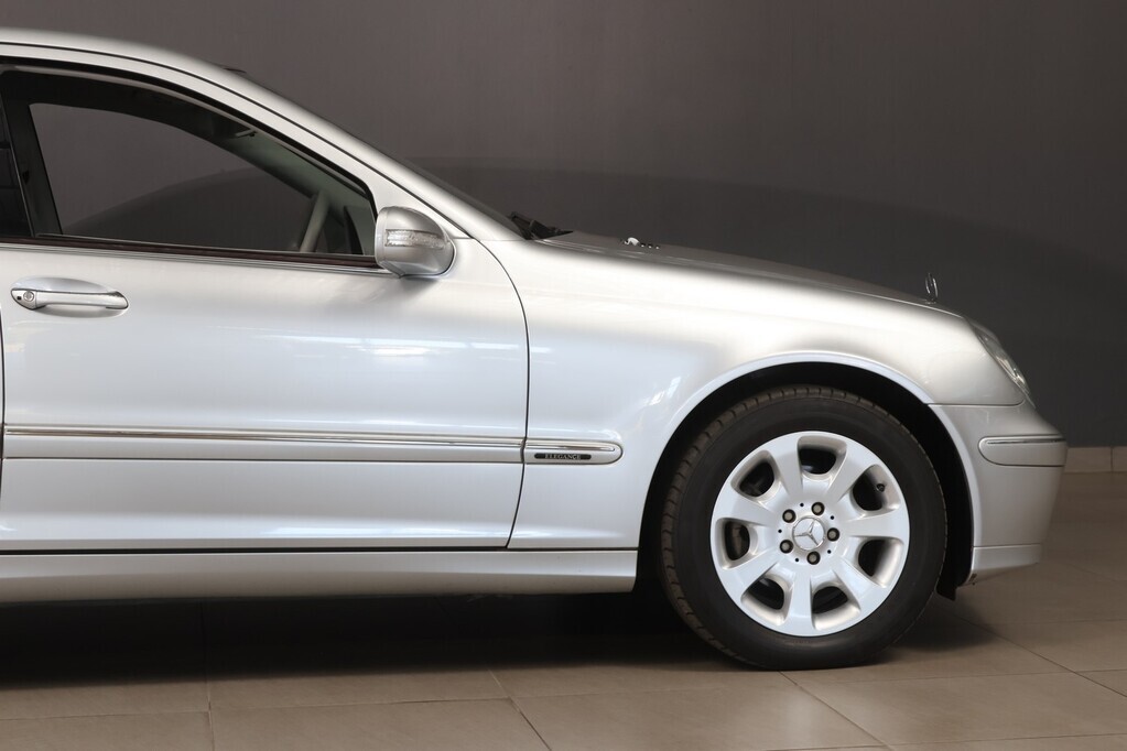 MERCEDES-BENZ C CLASS SEDAN C200K ELEGANCE - 17