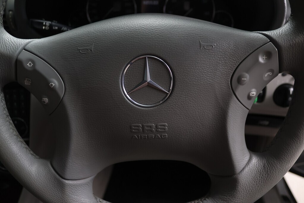 MERCEDES-BENZ C CLASS SEDAN C200K ELEGANCE - 9