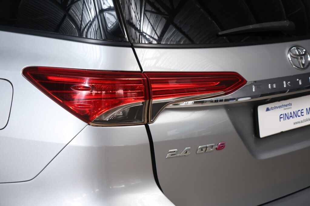TOYOTA FORTUNER FORTUNER 2.4GD-6 R/B - 19
