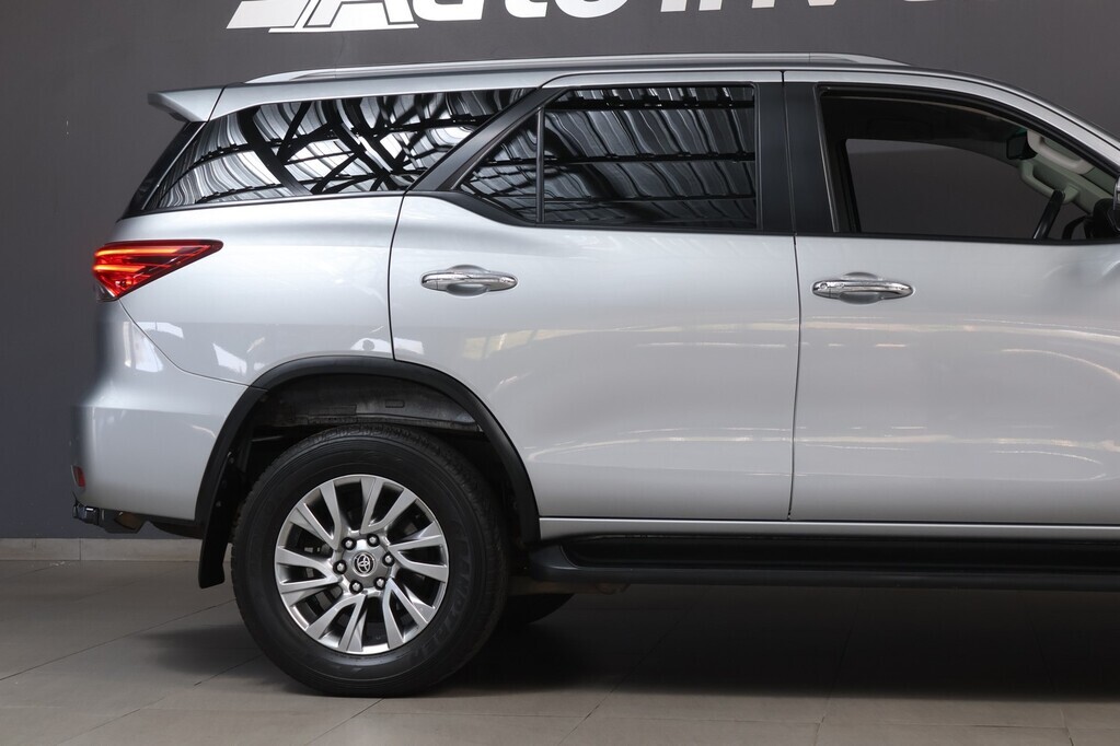 TOYOTA FORTUNER FORTUNER 2.8GD-6 R/B A/T - 15