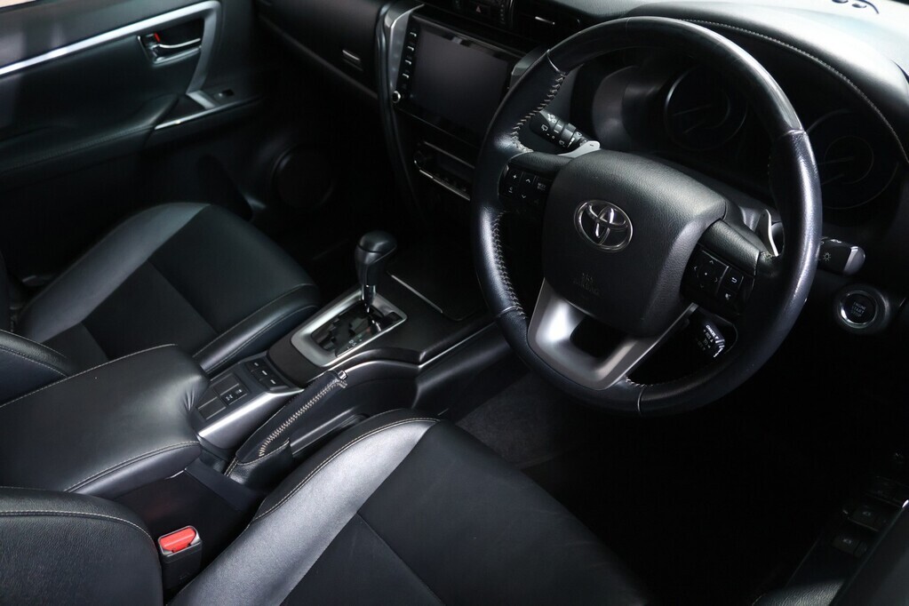 TOYOTA FORTUNER FORTUNER 2.8GD-6 R/B A/T - 7