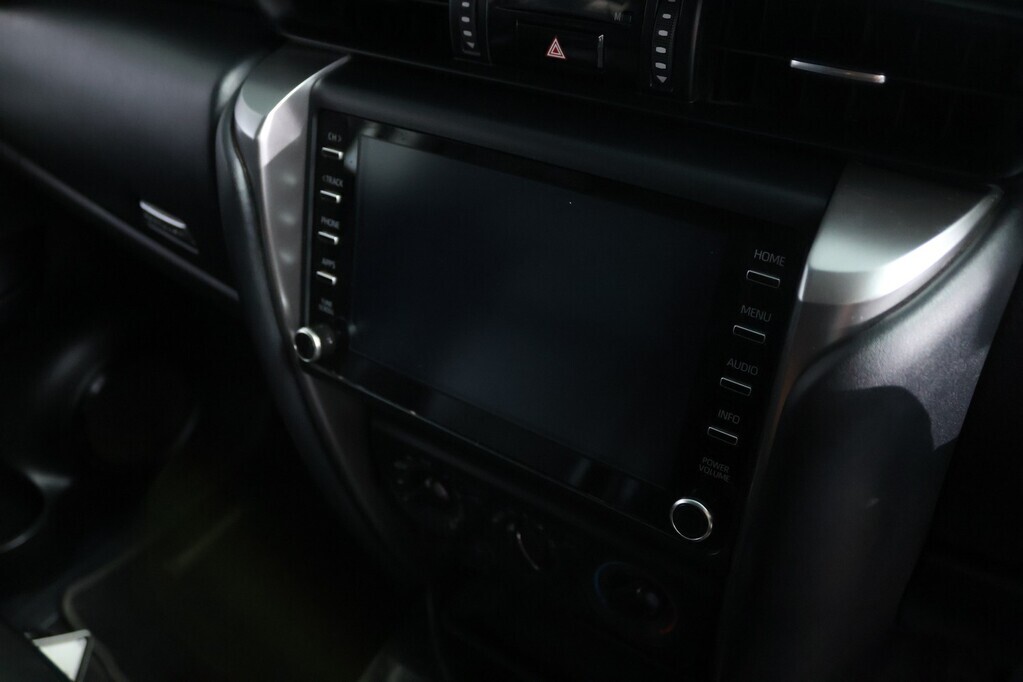 TOYOTA FORTUNER FORTUNER 2.4GD-6 R/B