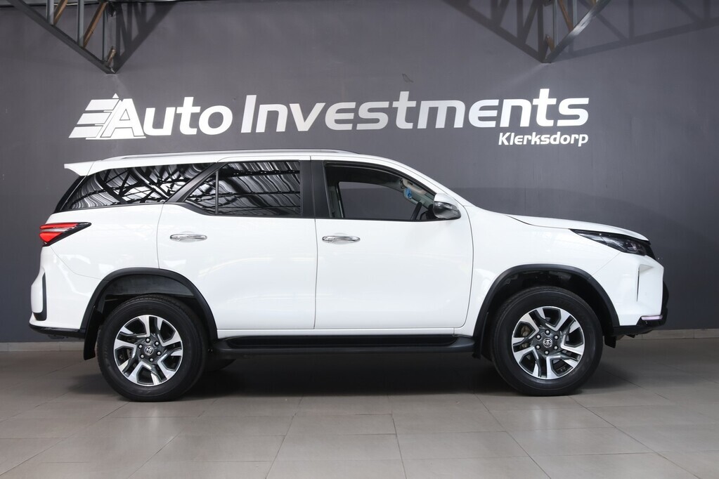 TOYOTA FORTUNER FORTUNER 2.4GD-6 R/B
