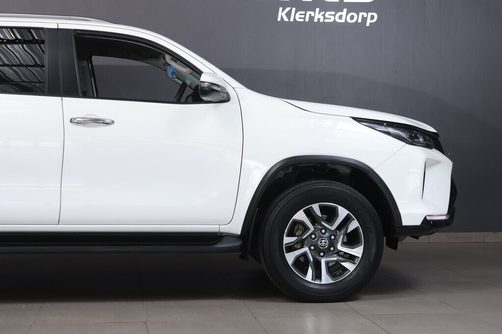 TOYOTA FORTUNER FORTUNER 2.4GD-6 R/B