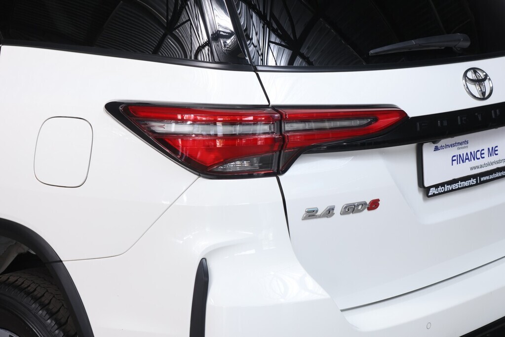 TOYOTA FORTUNER FORTUNER 2.4GD-6 R/B