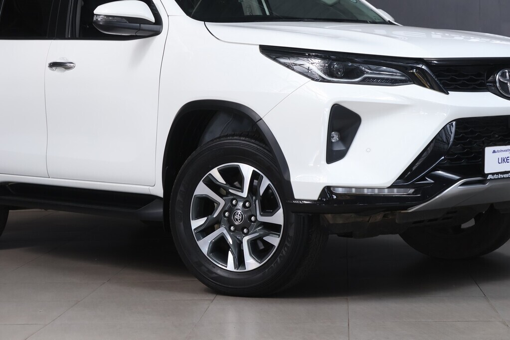 TOYOTA FORTUNER FORTUNER 2.4GD-6 R/B