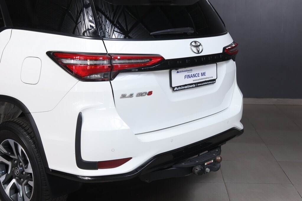 TOYOTA FORTUNER FORTUNER 2.4GD-6 R/B