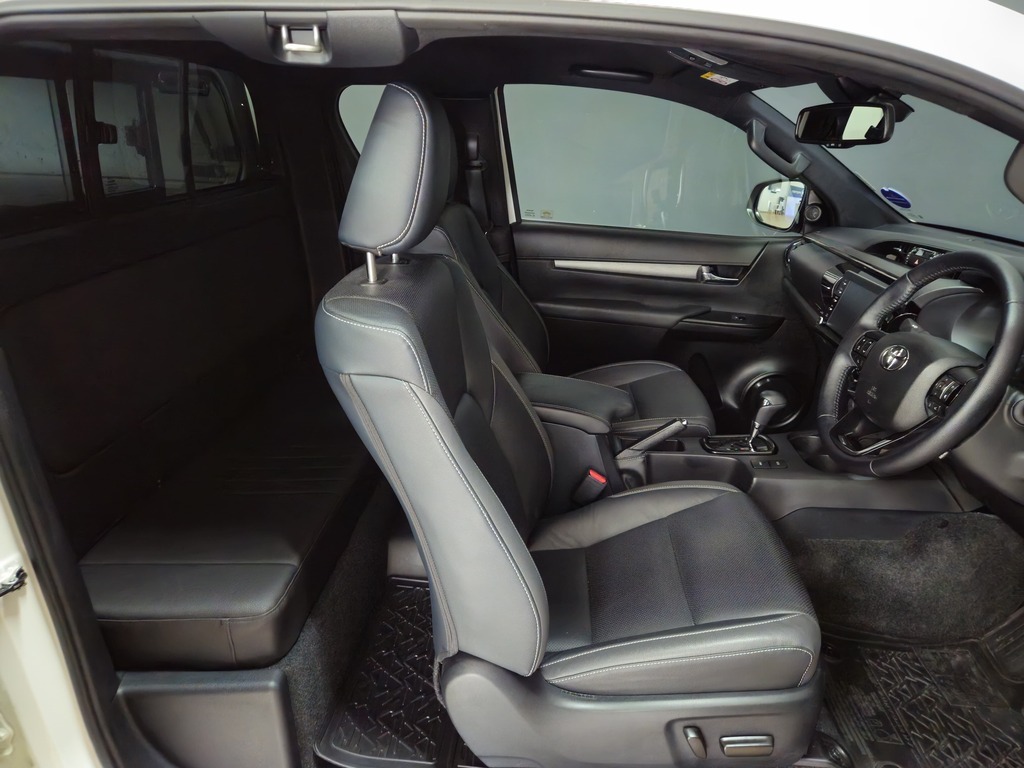 TOYOTA HILUX HILUX 2.8 GD-6 RB LEGEND 4X4 A/T P/U E/CAB