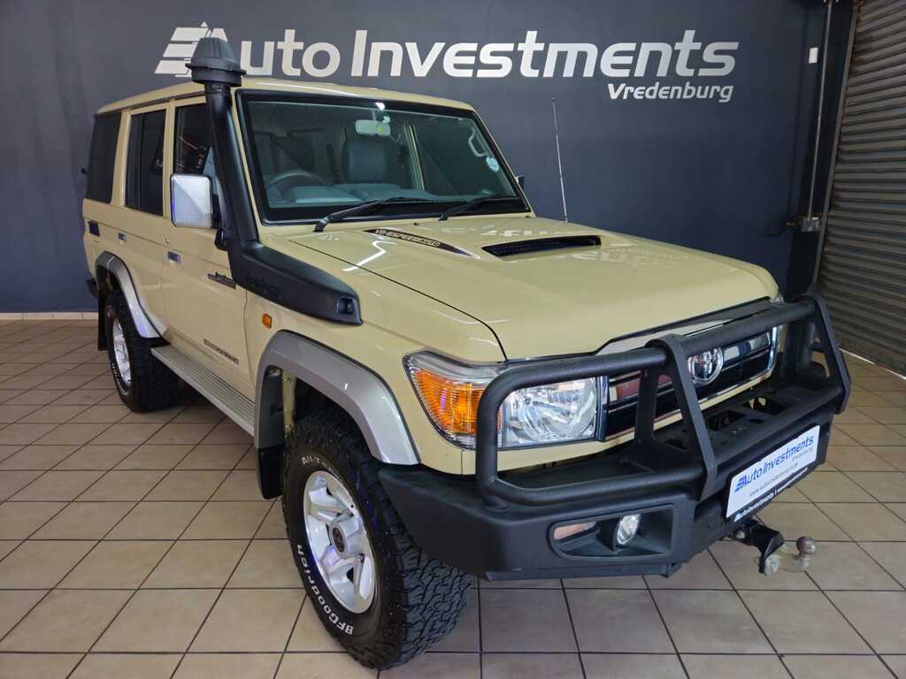 TOYOTA LANDCRUISER 70 SERIE LANDCRUISER 76 4.5D V8 S/W