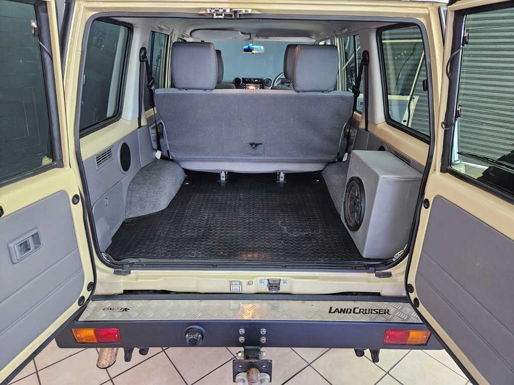 TOYOTA LANDCRUISER 70 SERIE LANDCRUISER 76 4.5D V8 S/W
