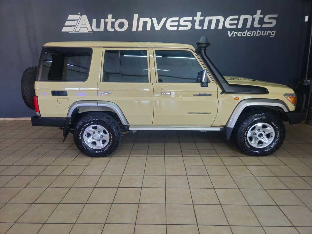 TOYOTA LANDCRUISER 70 SERIE LANDCRUISER 76 4.5D V8 S/W