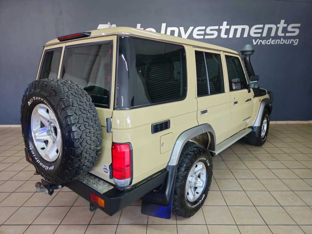 TOYOTA LANDCRUISER 70 SERIE LANDCRUISER 76 4.5D V8 S/W