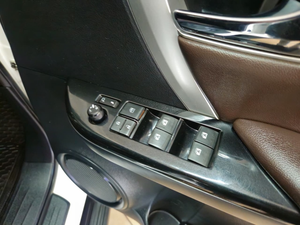 TOYOTA FORTUNER FORTUNER 2.4GD-6 R/B A/T - 6