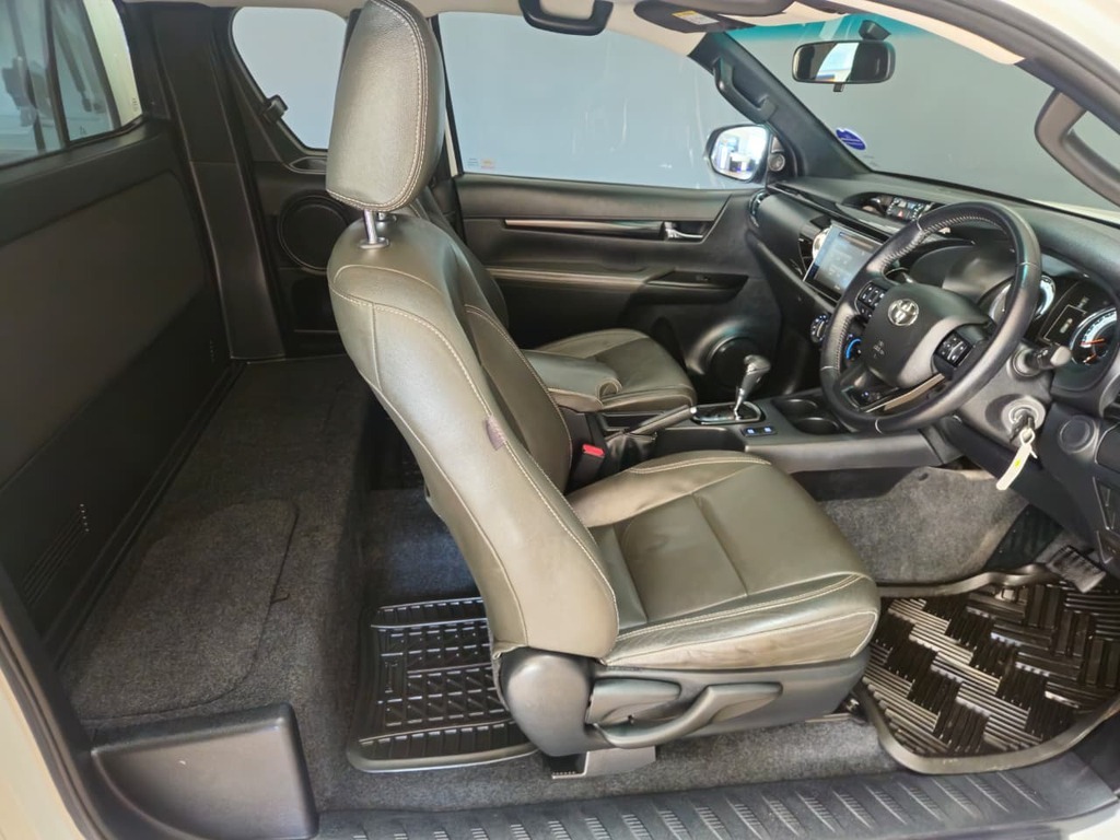 TOYOTA HILUX HILUX 2.8 GD-6 RB RAIDER 4X4 A/T P/U E/CAB