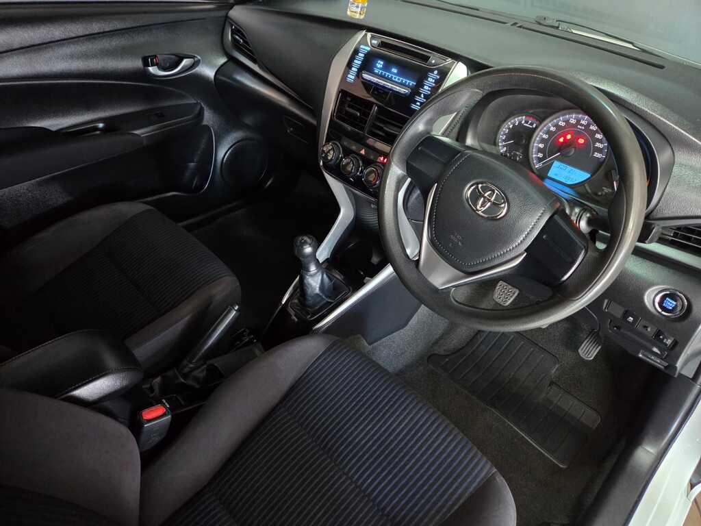 TOYOTA YARIS YARIS 1.5 Xi 5Dr - 6