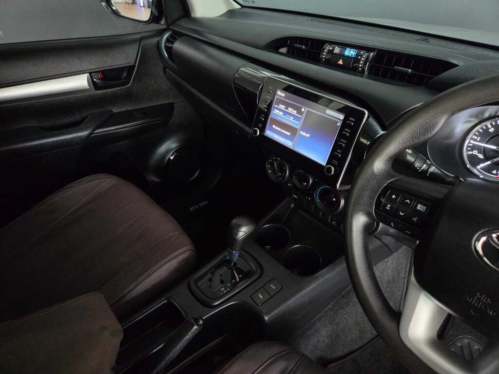 TOYOTA HILUX HILUX 2.4 GD-6 RB RAIDER A/T P/U E/CAB