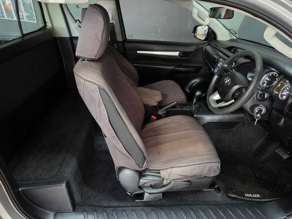 TOYOTA HILUX HILUX 2.4 GD-6 RB RAIDER A/T P/U E/CAB