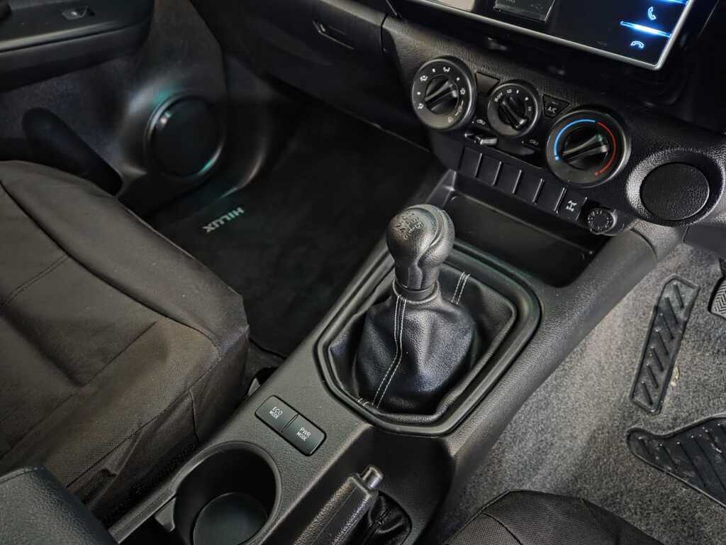 TOYOTA HILUX HILUX 2.4 GD-6 RB SRX P/U E/CAB