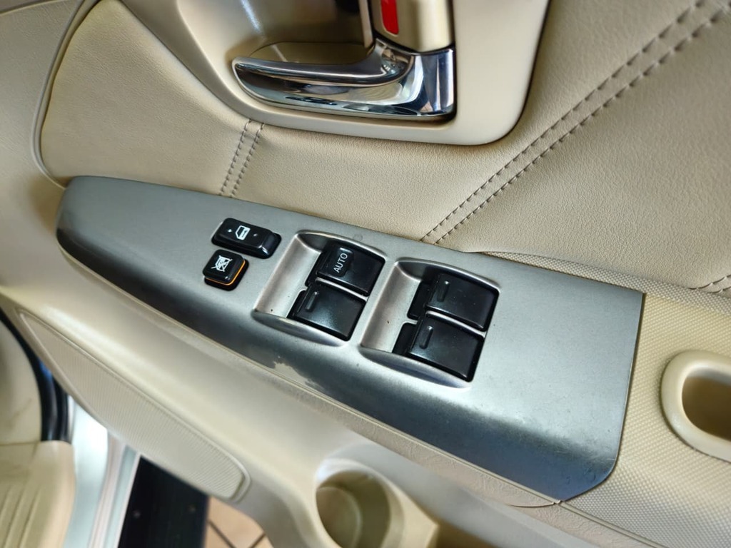 TOYOTA FORTUNER FORTUNER 3.0D-4D 4X4 - 6